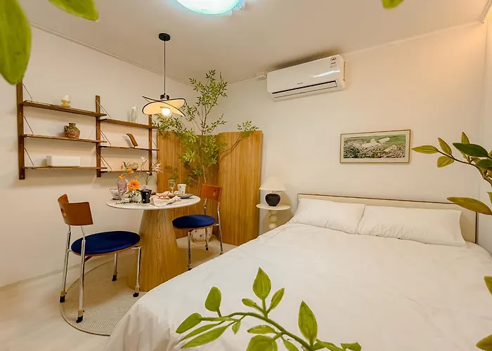 Jongno 30 Minutes, Itaewon 20 Minutes, Hongdae 20 Minutes, National Museum Of Korea, Tower 30 Minutes Apartment
