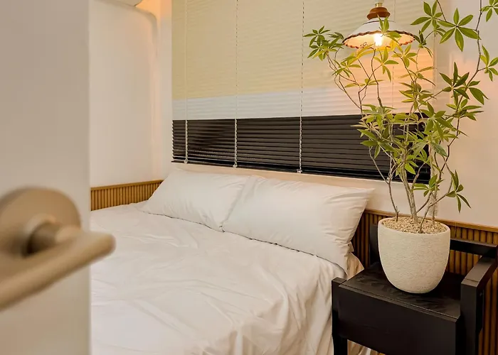 Jongno 30 Minutes, Itaewon 20 Minutes, Hongdae 20 Minutes, National Museum Of Korea, Tower 30 Minutes *