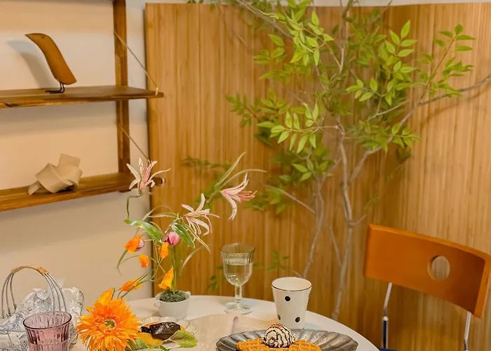 Jongno 30 Minutes, Itaewon 20 Minutes, Hongdae 20 Minutes, National Museum Of Korea, Tower 30 Minutes *