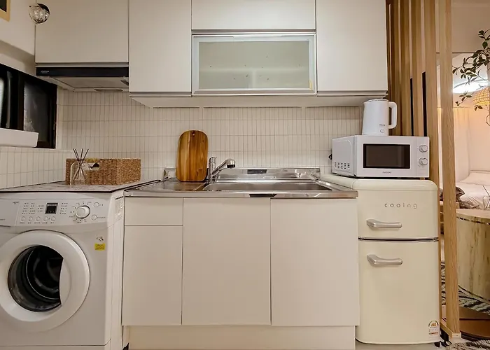 Apartment Jongno 30 Minutes, Itaewon 20 Minutes, Hongdae 20 Minutes, National Museum Of Korea, Tower 30 Minutes